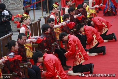新娘出嫁跪拜父母遗像哭喊我走了