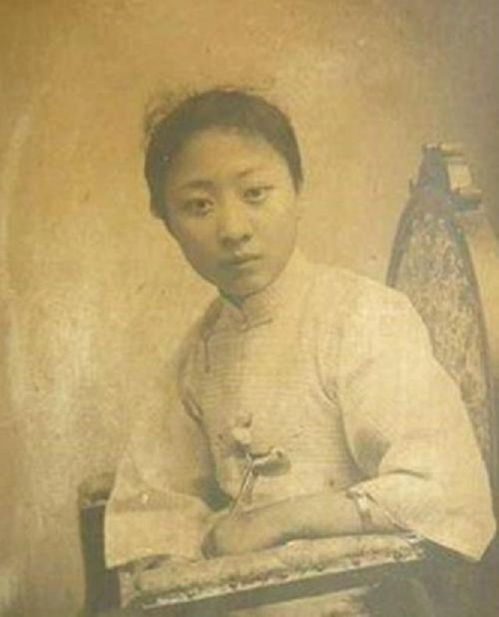 羽绒服为什么割不动年轻人了