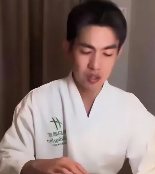 男演员退圈回村摆摊