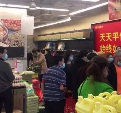 美市民抢购中国相机
