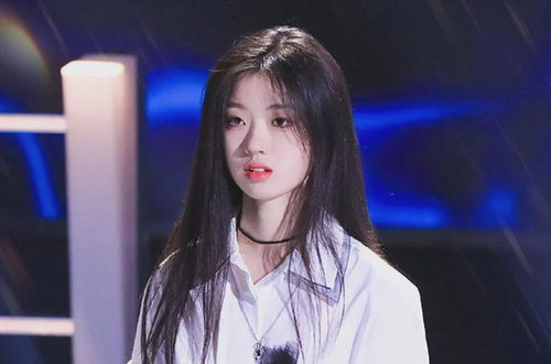 单依纯得知与断眉pk的反应(单依纯VS断眉，谁才是真正的美？