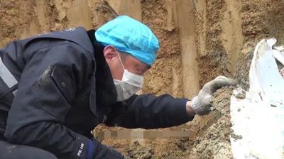 新房挖出男性尸骨 开发商拒退换(揭秘真相，神秘失踪的男子为何会出现在我们的新房中？