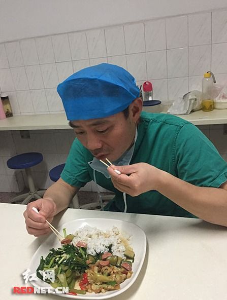 退休外科医生做饭切肉宛如做手术(外科医生退休后)